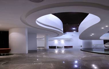 靈動的幾何圖形在有機空間里流動