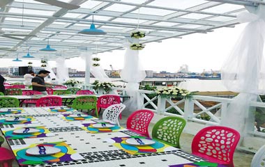 開餐廳的設(shè)計(jì)師