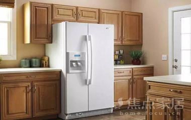 冰箱擺哪里合適，客廳？廚房？餐廳？看了鄰居家才知道搞錯了！