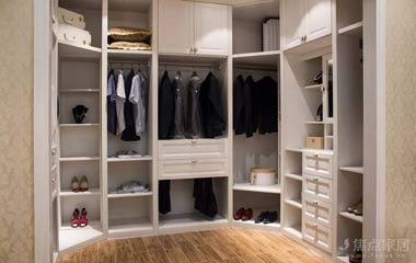 衣柜并非越大越好，內(nèi)部結(jié)構(gòu)與會整理更重要！