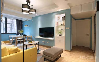 小戶型客廳適合怎樣的設(shè)計(jì)？不妨在顏色上嘗試一番