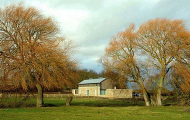 現(xiàn)代性建筑里度假:long house 長(zhǎng)屋